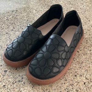 Women’s Embroidered Floral Slip on Shoe